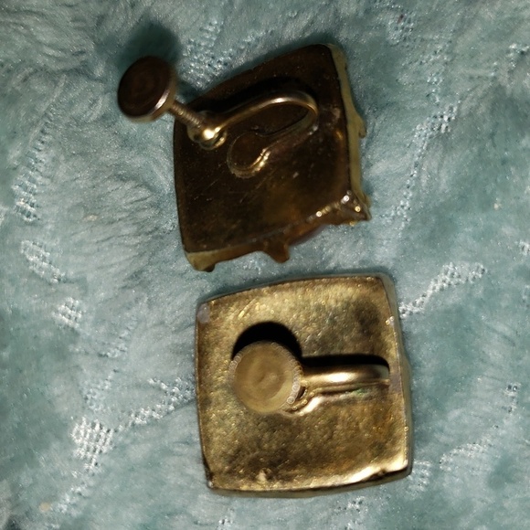 Vintage peach cabochon and gold rhinestone screw back earrings - Picture 2 of 6